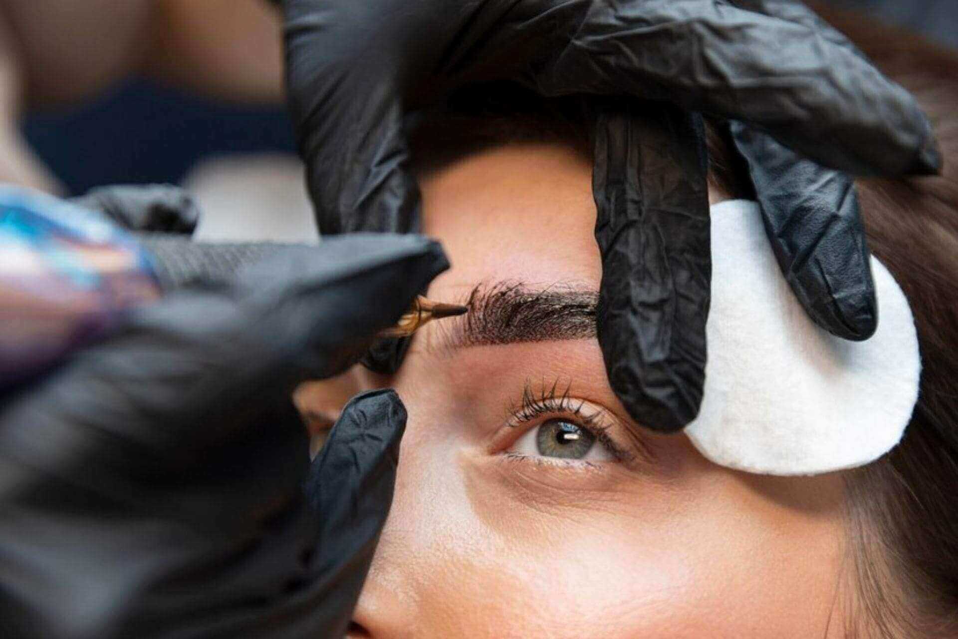 Pros and Cons of Eyelash Extensions