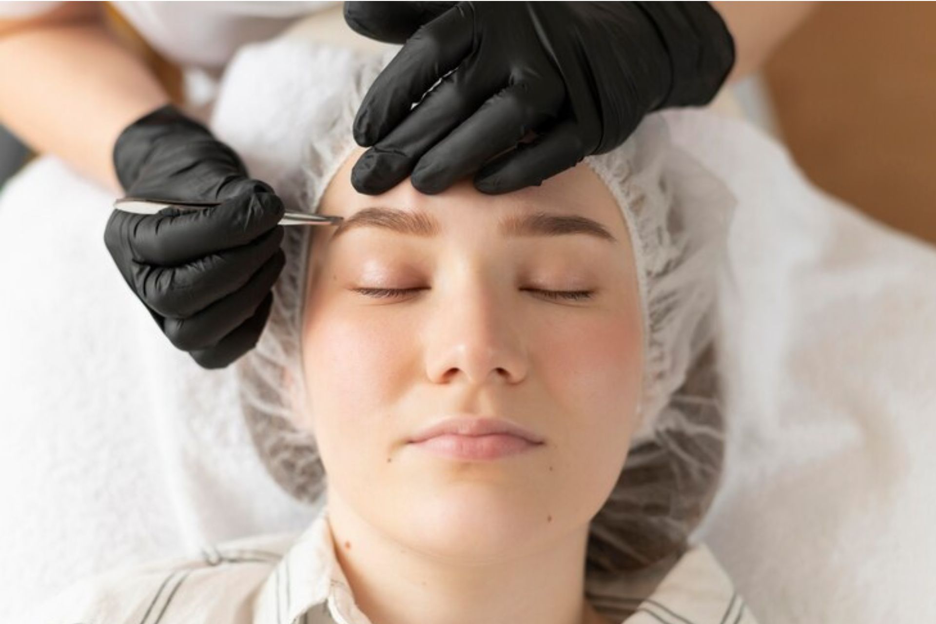 Are Eyebrow Threading Services Suitable for Sensitive Skin In Canada?